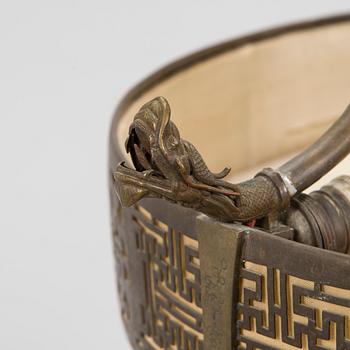 Taklampa, Kina 1900-talets första hälft/ mitt.