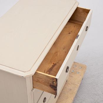 A chest of drawers, around 1900.