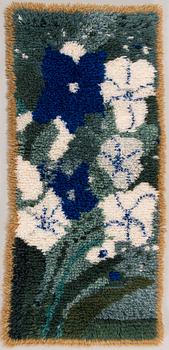 Heljä Liukko-Sundström, a Finnish ryijy rug for RP- ryijypalvelu.  Ca. 53,5 x 118 cm.