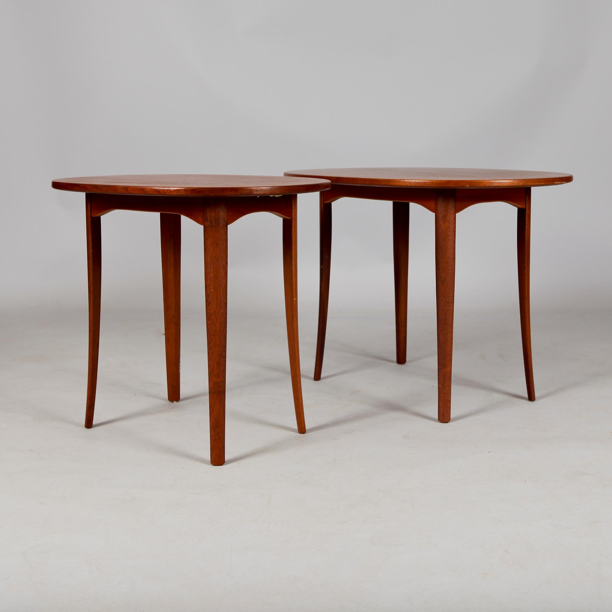 BORD, 2 st, "Ovalen", Carl Malmsten, Åfors Möbelfabrik, 1900-talets andra hälft.