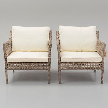 A apir of 'Santa Monica' garde chairs from Artwood.