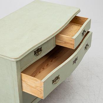 Chest of drawers, early 20th century.