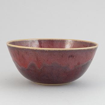 Henning Nilsson, a set of three stoneware bowls for Höganäs, 1966, 1969 and 1984.