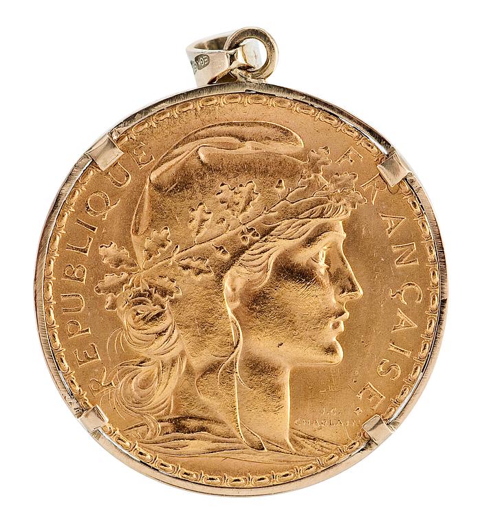 GOLDEN COIN PENDANT.