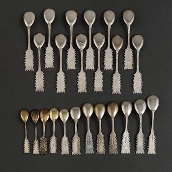 SKEDAR, 24 st, lappsilver, 1900-tal. Flertalet av CO Persson, Haparanda. Tot vikt 275 gram.