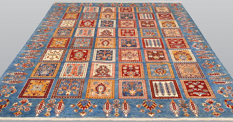 An oriental rug, ca 271 x 214 cm.