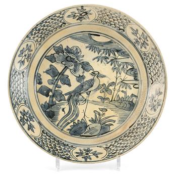 862. A blue and white Swatow charger, Ming dynasty.
