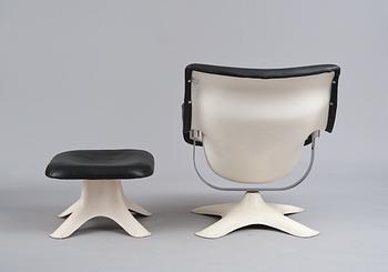 Yrjö Kukkapuro, KARMSTOL OCH FOTPALL.