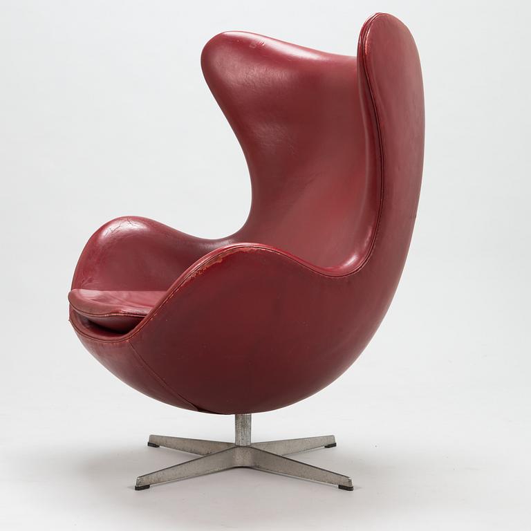 Arne Jacobsen, fåtölj, "Ägget/ The Egg Chair", Arne Jacobsen, Fritz Hansen, Danmark 2003.