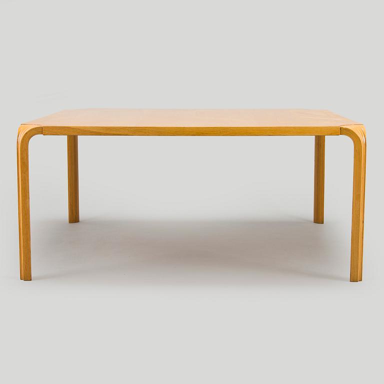 Alvar Aalto, soffbord, beställningsarbete, O.Y. Huonekalu- ja Rakennustyötehdas A.B. 1962.