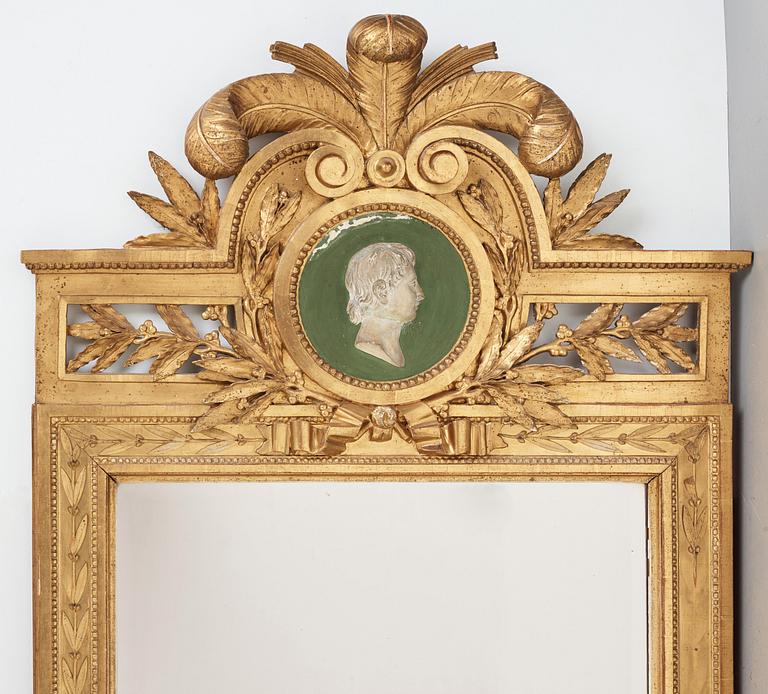 SPEGLAR, ett par, tillskrivna Pehr Ljung (1743-1819), bildhuggare i Stockholm. Gustavianska, 1780-tal.