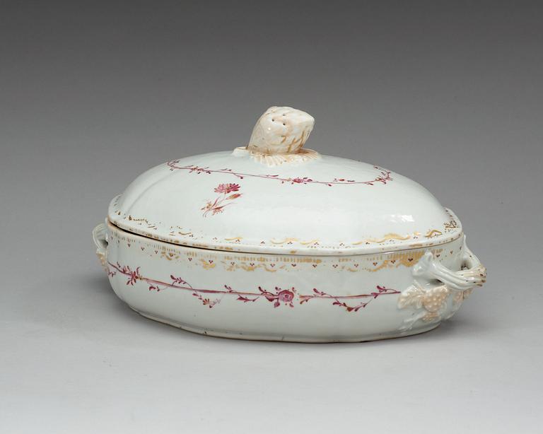 A famille rose tureen with cover, Qing dynasty, Qianlong (1736-95).