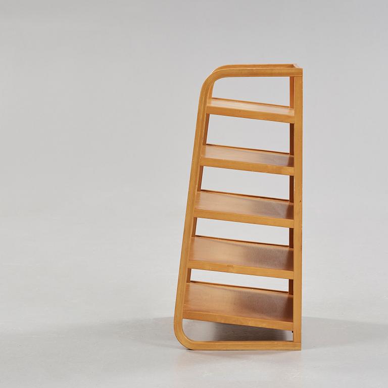 An Alvar Aalto birch shelf, made on license by Aalto Design Hedemora Sweden 1946-56, for Artek.