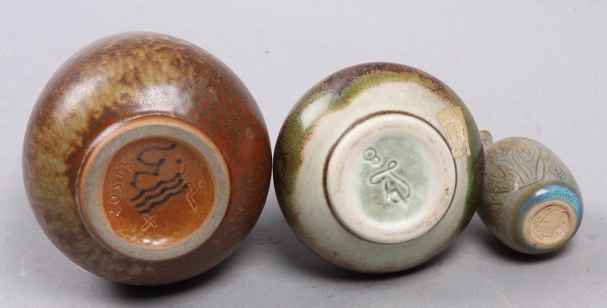 VASER, 3 st stengods, bla Danmark, omkring 1900-talets mitt.