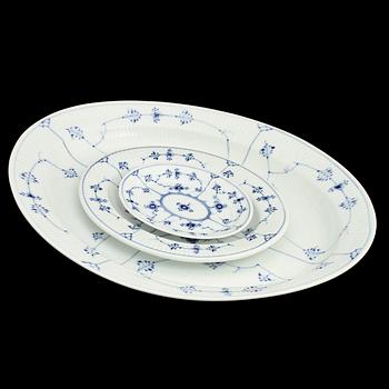 SERVISDELAR, 8 st, porslin, "Musselmalet Riflet", Royal Copenhagen, 1900-tal.