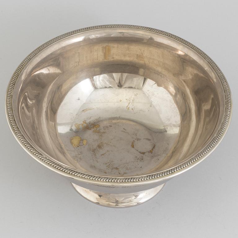 A PLATE CHAMPAGNE COOLER, mid 20th century.