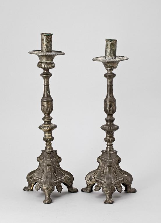 LJUSSTAKAR, tenn, ett par, Barockstil, 1800/1900-tal.