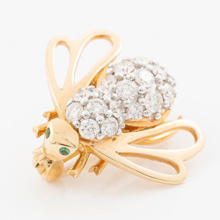 Brosch, Jarl Sandin/ Mary Kay, i form av bi, 18K guld med briljantslipade diamanter.