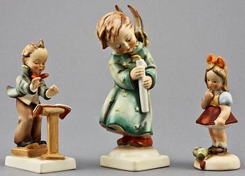 PARTI FIGURINER, 3 st, porslin, bl a Hummel.