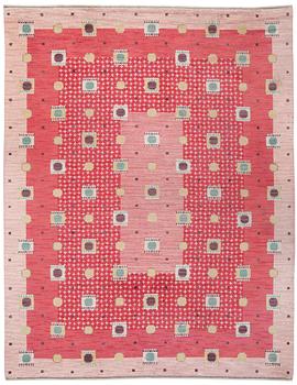 CARPET. "Kullager, röd". Knotted pile. 435 x 327,5 cm. Signed AB MMF BN.