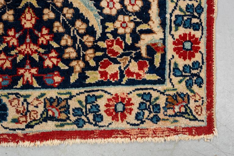 Matto, semi-antique Tabriz, ca 353 x 241 - 245 cm.