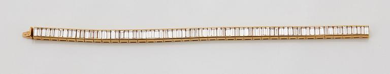 Van Cleef et Arpels armband 18K guld med baguetteslipade diamanter "Bracelet Baguette".