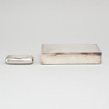 A silver box and a snuffbox, partly C G Hallberg in Stockholm, 1960.