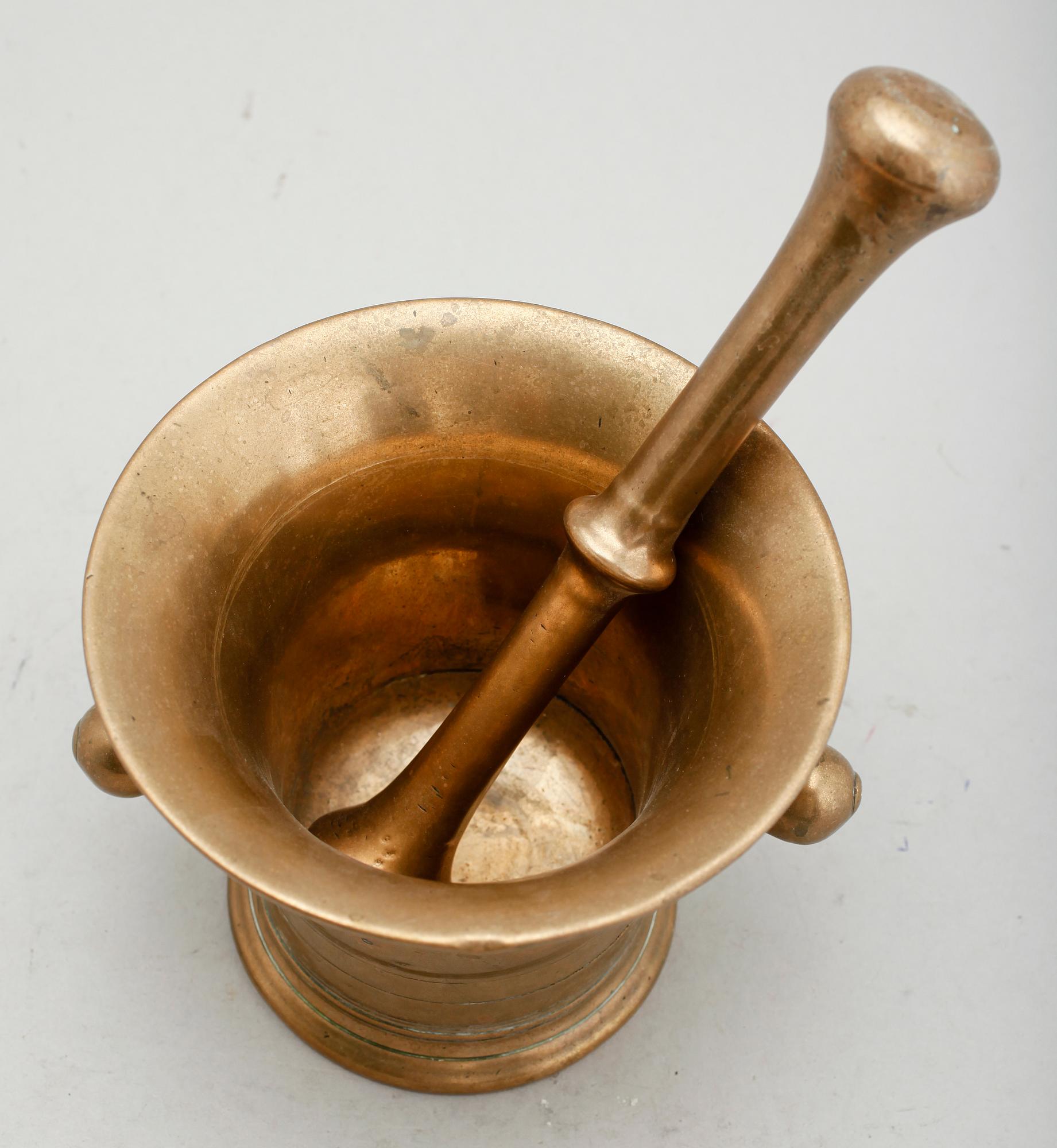 MORTEL MED STÖT, mässing, sannolikt 1700-tal.