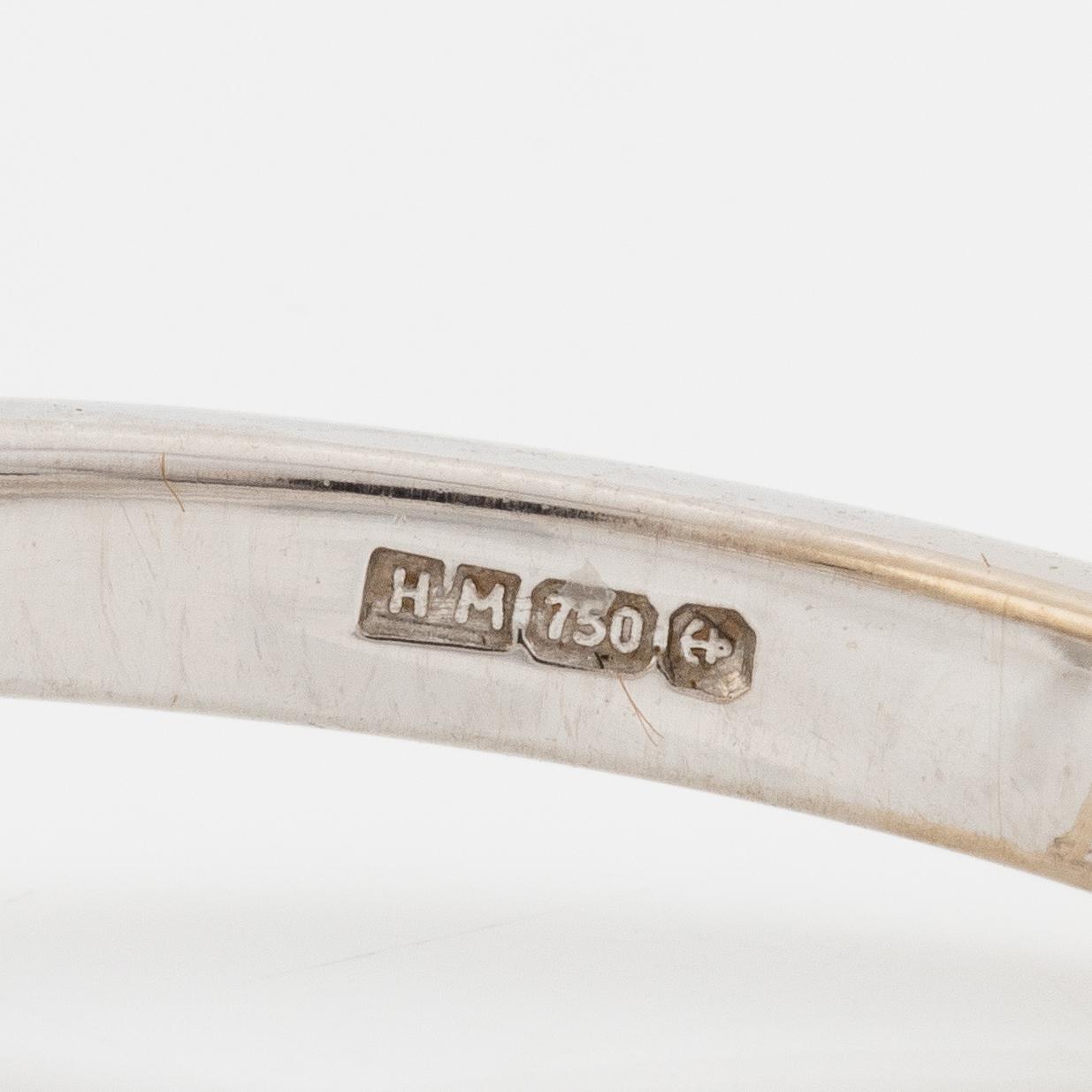 Ring 18K white gold set with an oval brilliant-cut diamond, VANBRUUN.