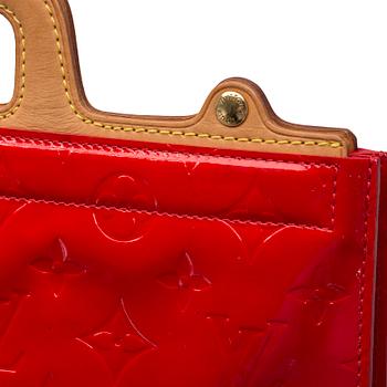 VÄSKA, Louis Vuitton. Röd monogram vernis.