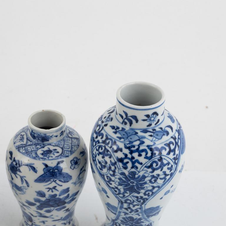 Five blue and white porcelain vases, China, Qing dynasty, 19th century.