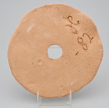 HERTA HILLFON, objekt, oglaserat lergods, sign o dat 82.