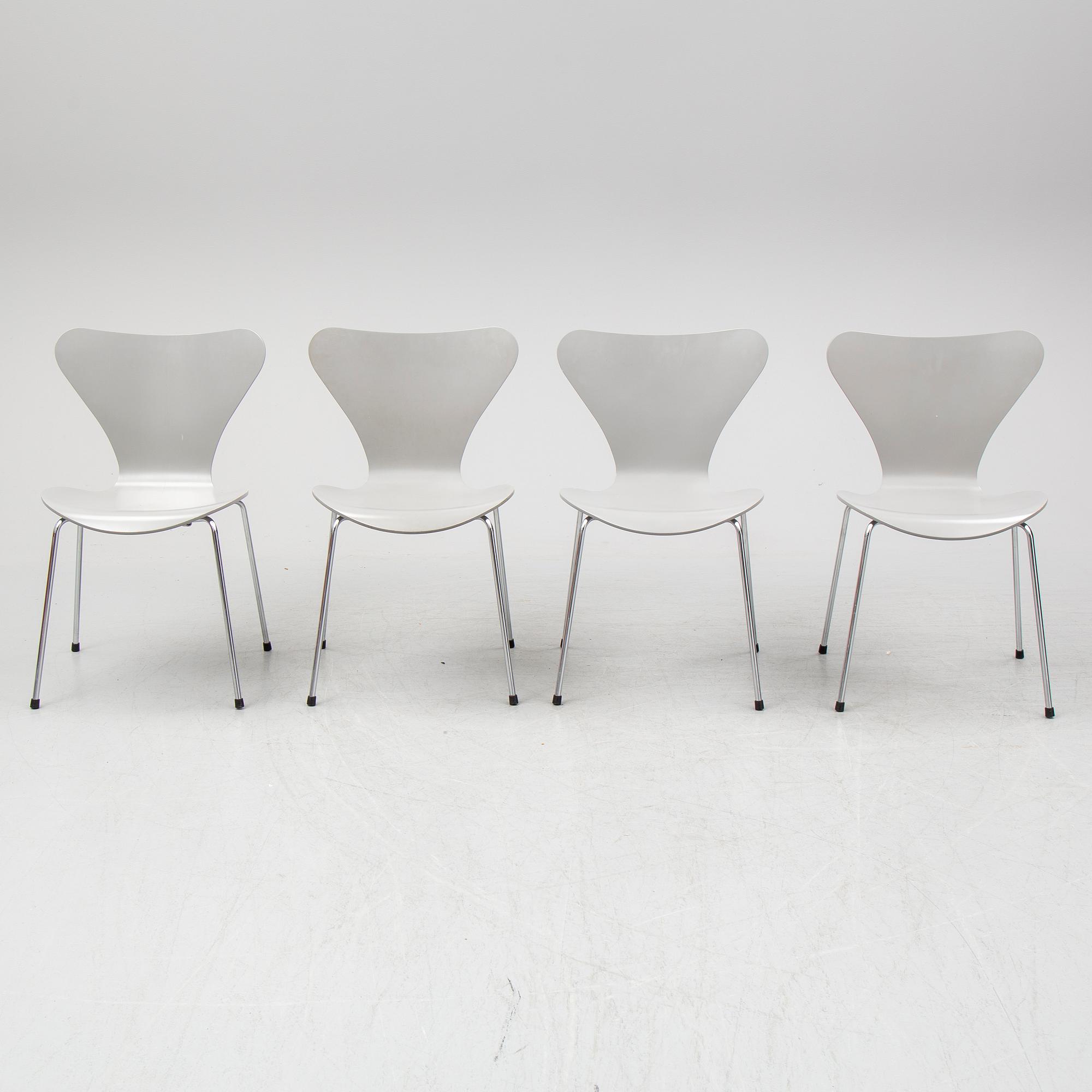 ARNE JACOBSEN, four 'Series 7' chairs from Fritz Hansen, Denmark.