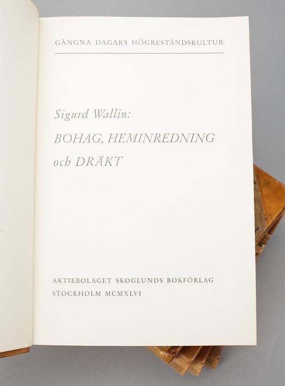 MÖBLER FRÅN SVENSKA HERREMANSHEM resp GÅNGNA DAGARS HÖGRESTÅNDSKULTUR, 6 vol, av S. Wallin, 1931-35 resp 1946-48.