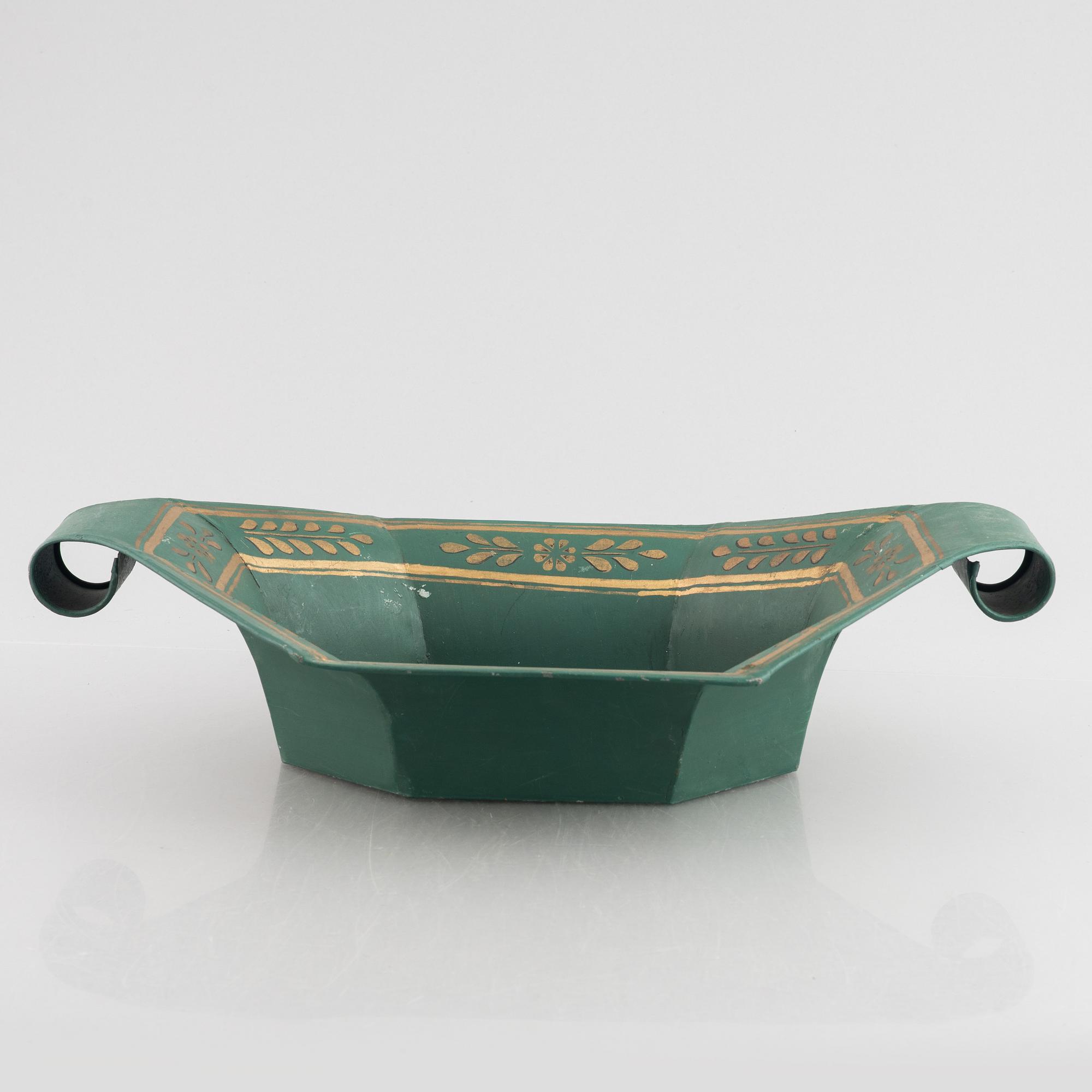 An Empire bread basket, early 19th Century.