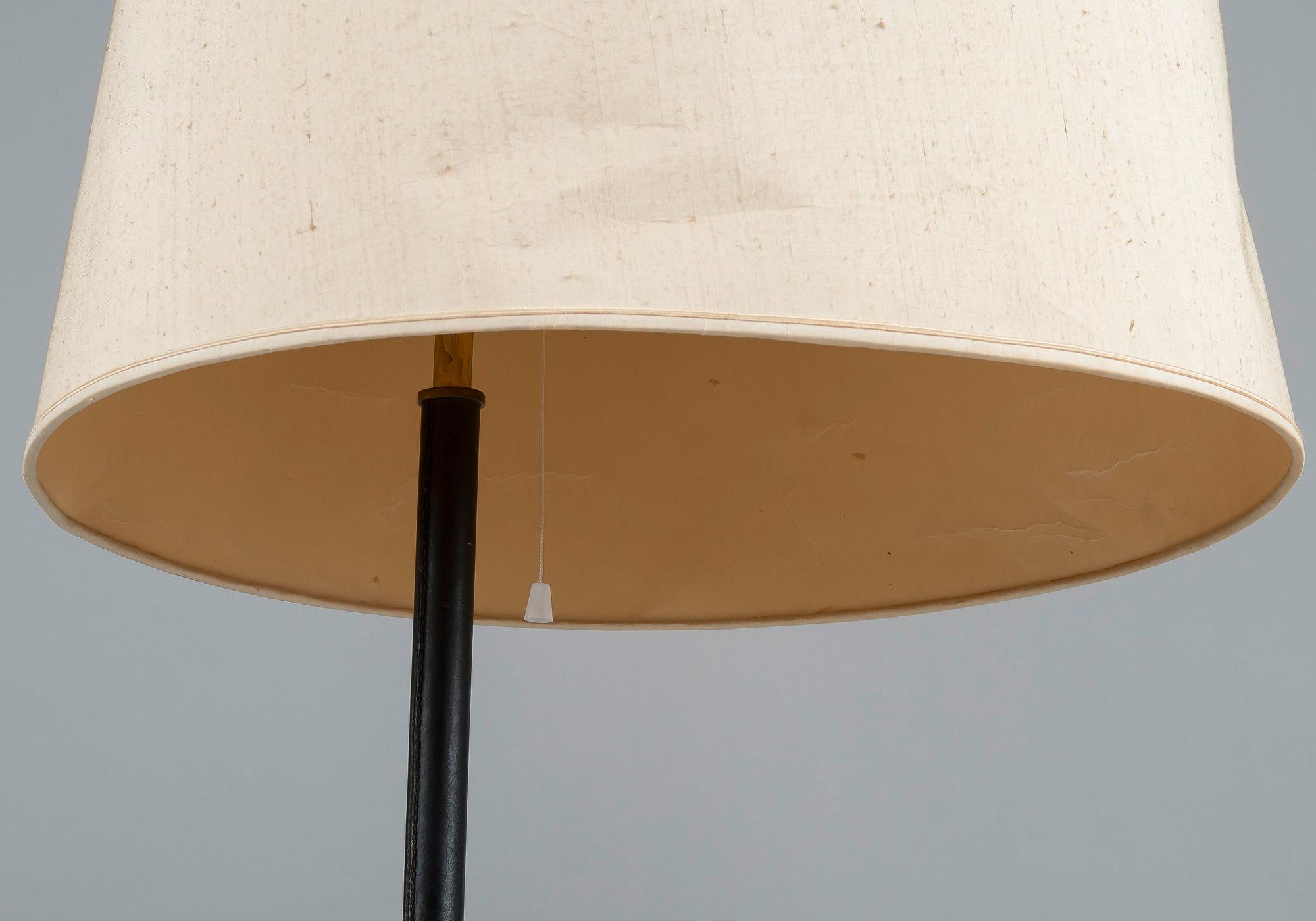 GOLVLAMPA, NR A803, Maija Heikinheimo. Tillverkad av Valaistustyö Ky.