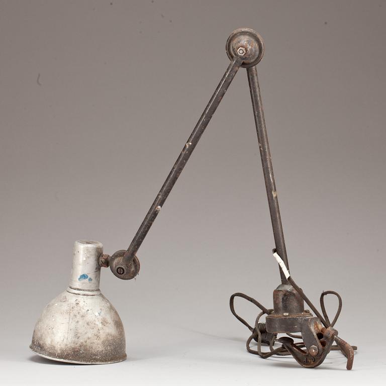 SKRIVBORDSLAMPA, industrimodell. 1900-talets första hälft.