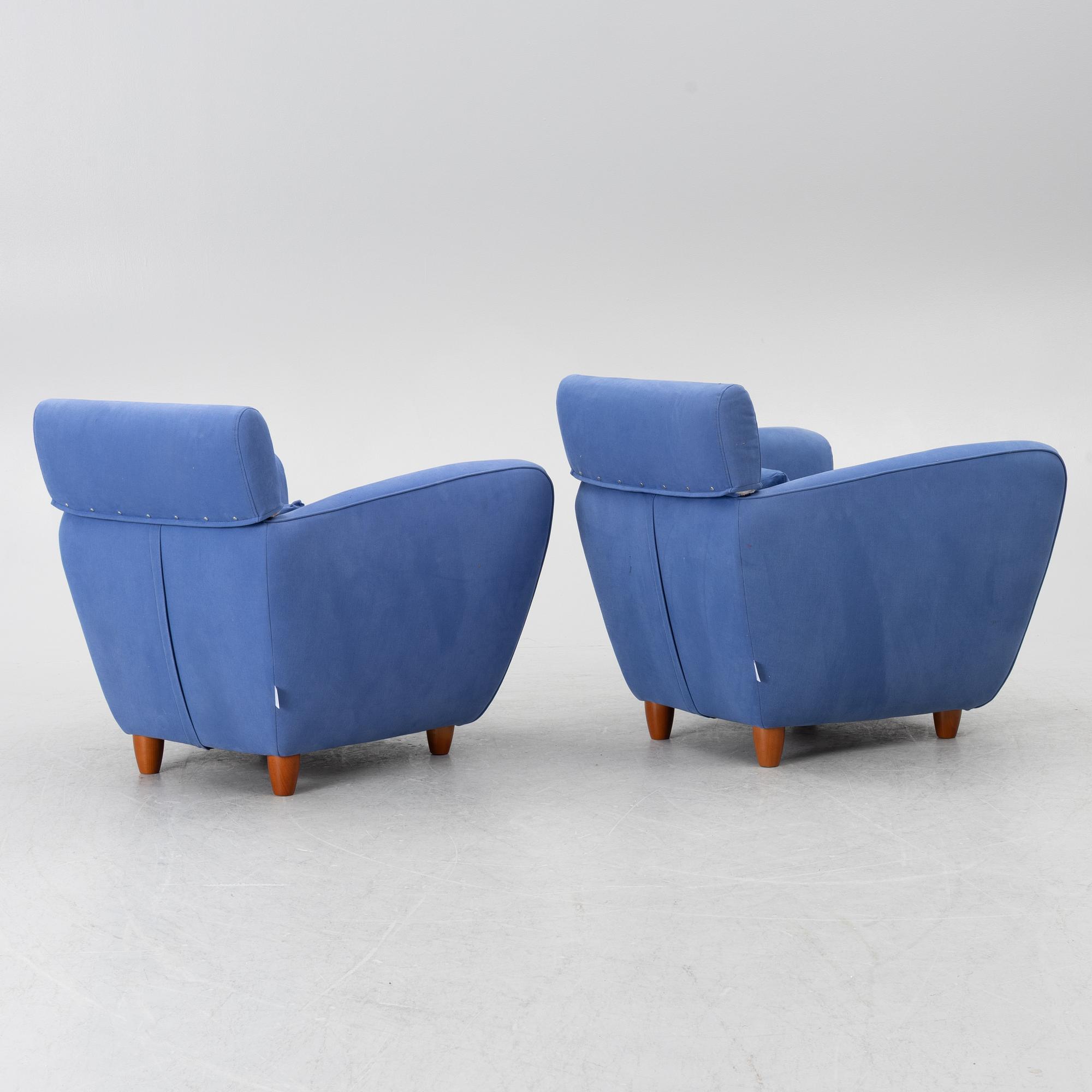 Armchairs, a pair, Ligne Roset, France.
