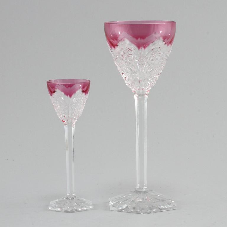 VINGLAS, 17 st, samt SNAPSGLAS, 7 st, omkring 1900-talets mitt.