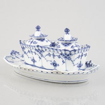 A 'Blue Fluted Full Lace' / 'Musselmalet' porcelain desk set with two inkwells, Royal Copenhagen, model 1063, 1893-1900.