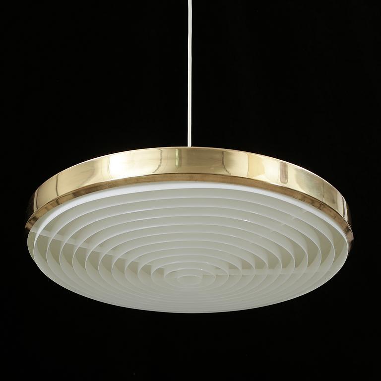 TAKLAMPA, mässing, 1960-tal. Höjd exkl sladd ca 10 cm.