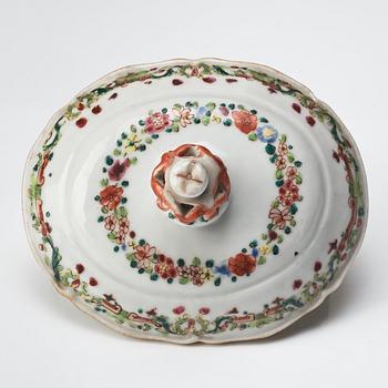 Smörterrin med lock, kompaniporslin. Qingdynastin, Qianlong (1736-95).