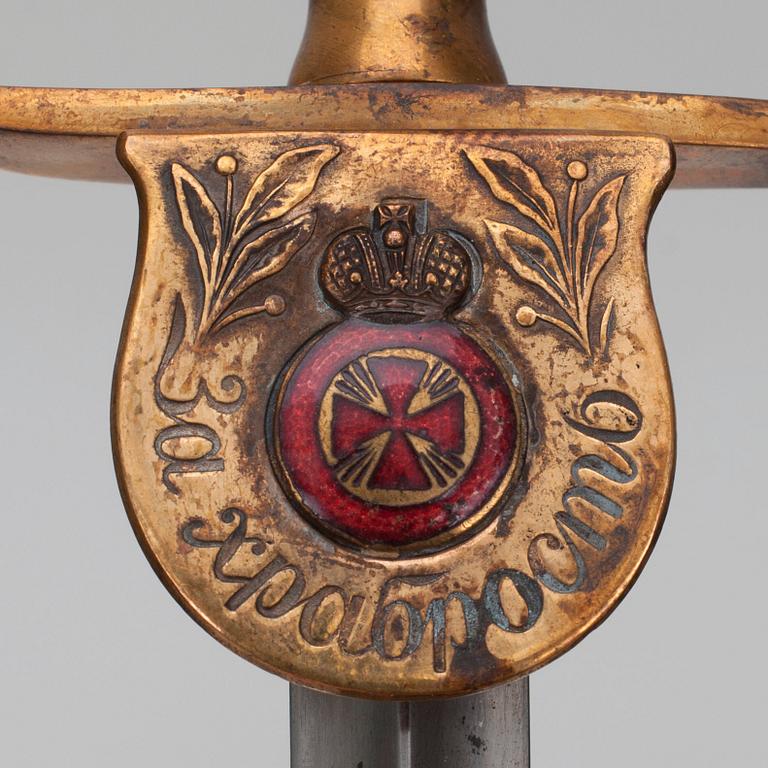 A ST. GEORGE'S NAVAL OFFICER'S DIRK.