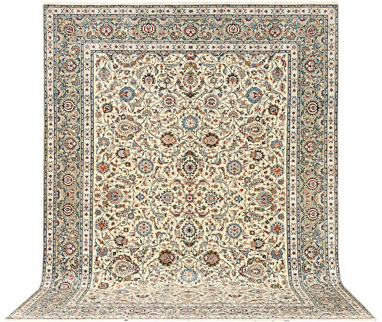 Matta, s.k. Royal Keshan, ca 428 x 327 cm.