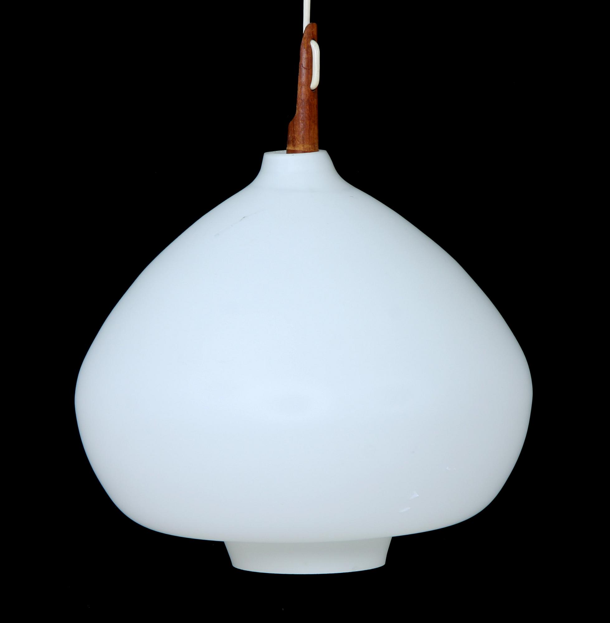 TAKLAMPA, Hans-Agne Jakobsson, 1900-talets tredje kvartal. H 33.