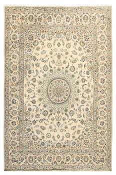 A carpet, Nain, part silk s.k 9LAA. Circa 376 x 249 cm.