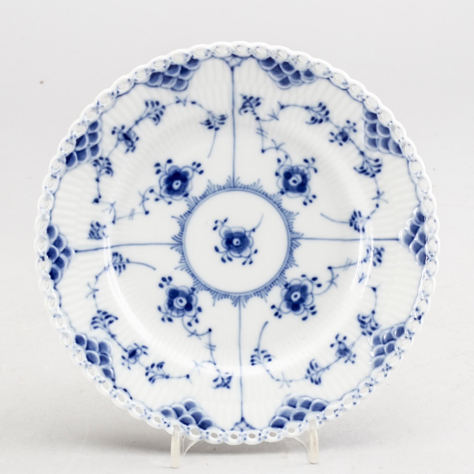 ROYAL COPENHAGEN, kaffeservis, 60 delar, "Musselmalet, helblond".
