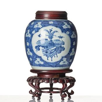 A blue and white 'antiques' jar, Qing dynasty, Kangxi (1662-1722).