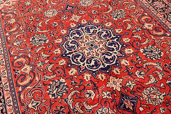 A Najafabad carpet, a. 336 x 216 cm.