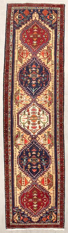 Gallerimatta, Sarab, 330 x 85 cm.